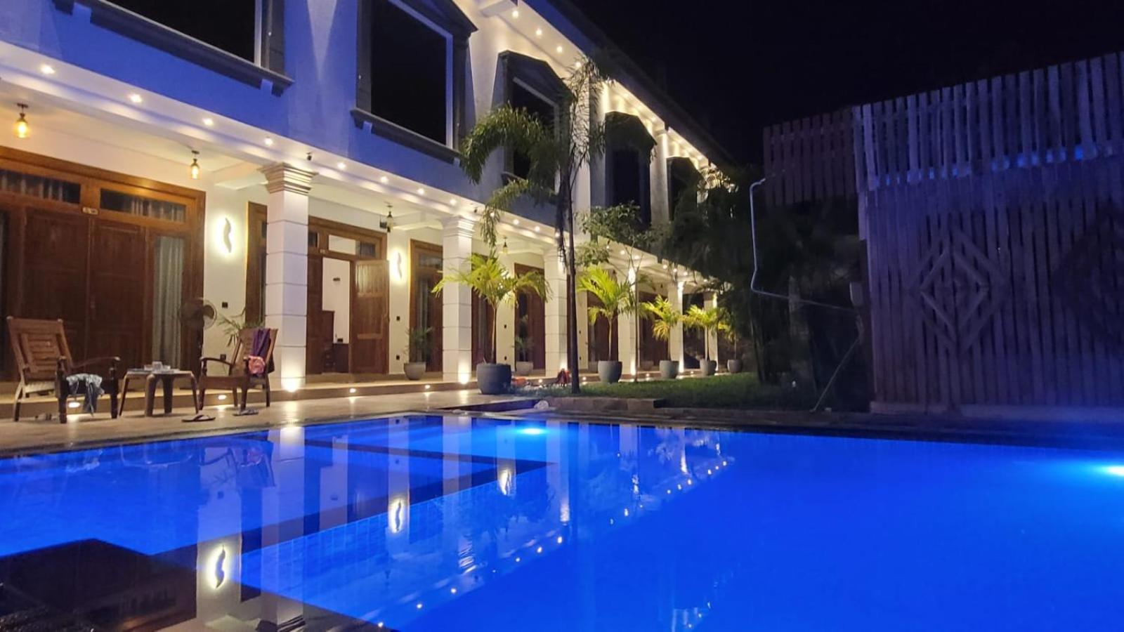 Crown Breeze Hotel Ahangama Buitenkant foto